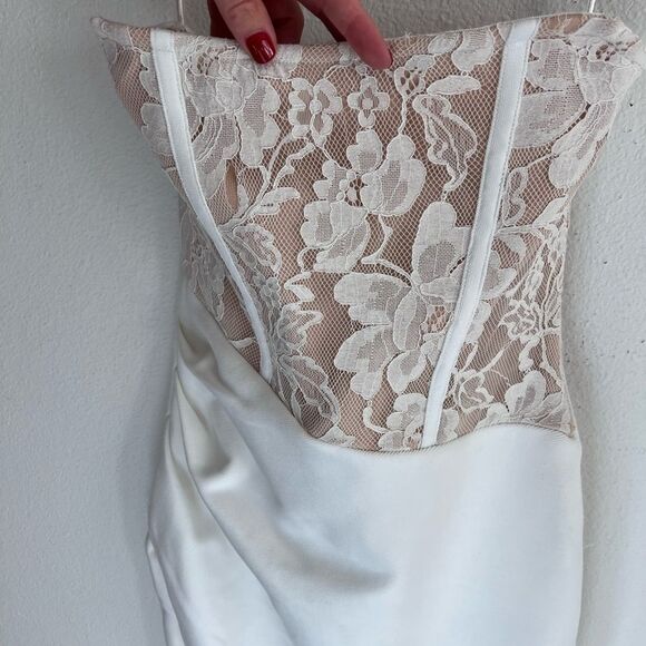 NWT $220 Elliatt Carsyn Strapless Bodycon‎ Cocktail Dress nude white corset midi - Picture 8 of 11